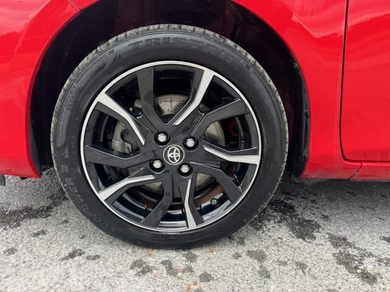 TOYOTA YARIS 100H DESIGN 