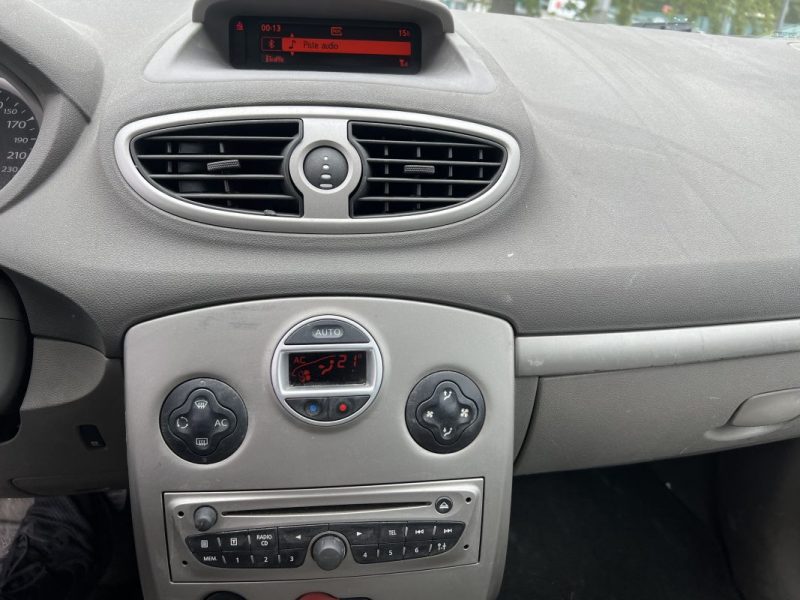 Magnifique RENAULT CLIO III INITIALE 1.5DCI 105 