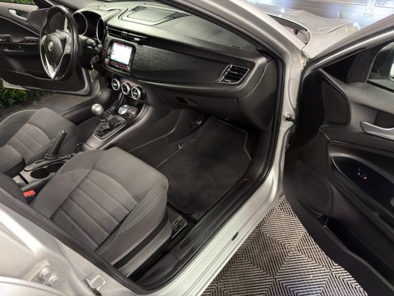 ALFA ROMEO GIULIETTA III PHASE 2 LUSSO 1.6 JTDM 120 Cv S&S - GARANTIE 1 AN