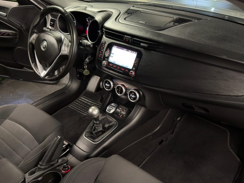 ALFA ROMEO GIULIETTA III PHASE 2 LUSSO 1.6 JTDM 120 Cv S&S - GARANTIE 1 AN
