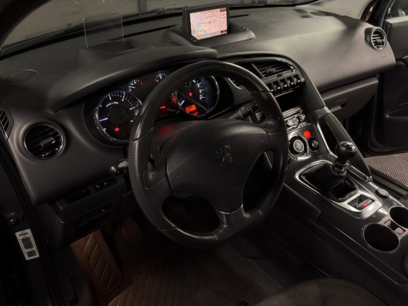 PEUGEOT 3008 PREMIUM 1.6 HDI 112 Cv GPS TOIT PANORAMIQUE AFFICHAGE TETE HAUTE BVM6 - GARANTIE 1 AN