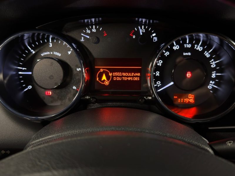 PEUGEOT 3008 PREMIUM 1.6 HDI 112 Cv GPS TOIT PANORAMIQUE AFFICHAGE TETE HAUTE BVM6 - GARANTIE 1 AN