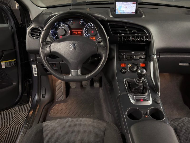PEUGEOT 3008 PREMIUM 1.6 HDI 112 Cv GPS TOIT PANORAMIQUE AFFICHAGE TETE HAUTE BVM6 - GARANTIE 1 AN