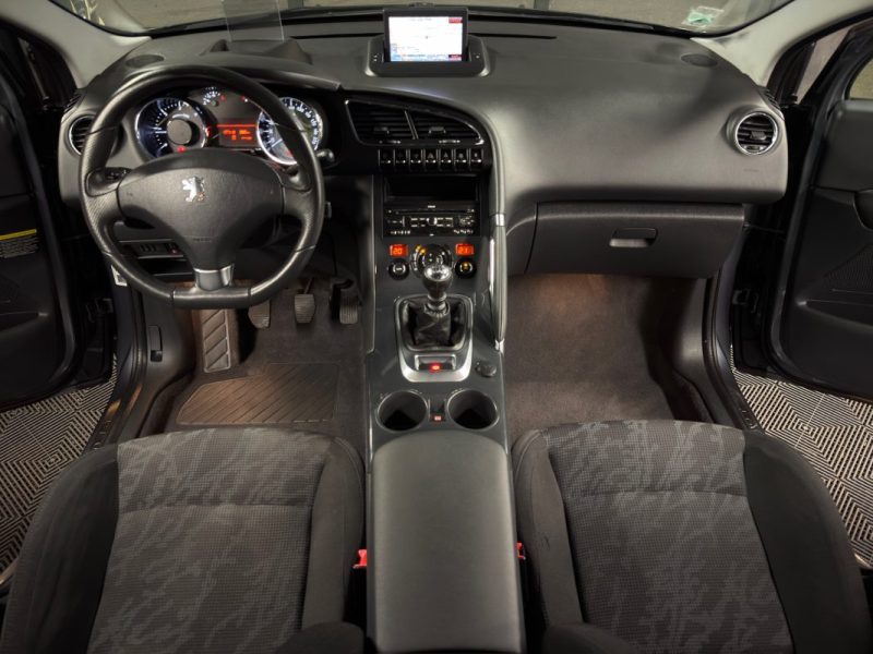 PEUGEOT 3008 PREMIUM 1.6 HDI 112 Cv GPS TOIT PANORAMIQUE AFFICHAGE TETE HAUTE BVM6 - GARANTIE 1 AN