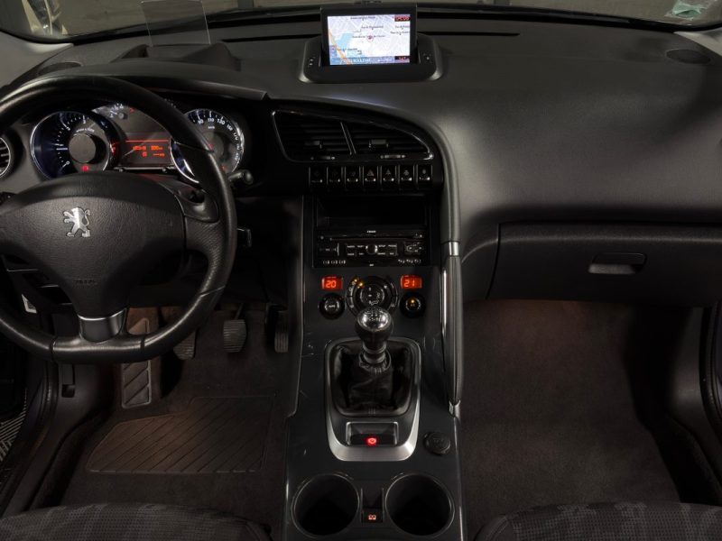 PEUGEOT 3008 PREMIUM 1.6 HDI 112 Cv GPS TOIT PANORAMIQUE AFFICHAGE TETE HAUTE BVM6 - GARANTIE 1 AN