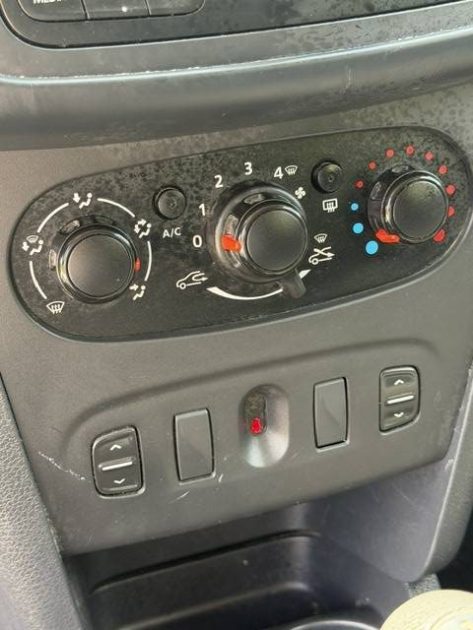 DACIA SANDERO 1.2 AMBIANCE 2016 - 42 105Kms - Premier main - Parfait Etat - SUIVIT DACIA