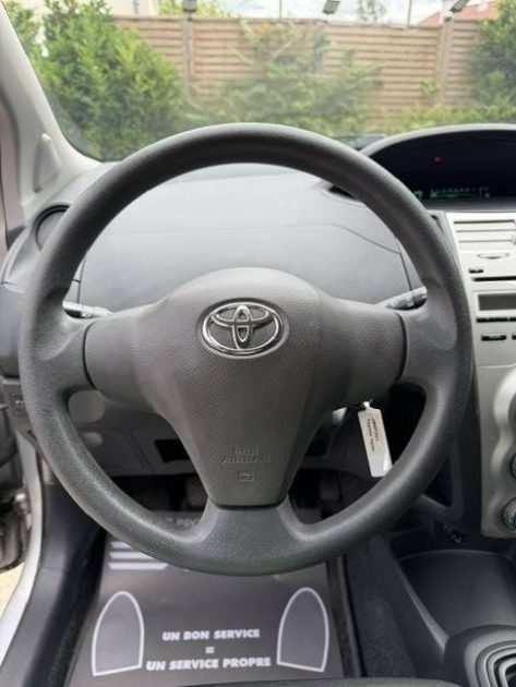 TOYOTA YARIS 1.0 VVT-I 2006 - 70 153 Kms - Premier Main - Parfait Etat - Distrib ok - SUIVIT TOYOTA