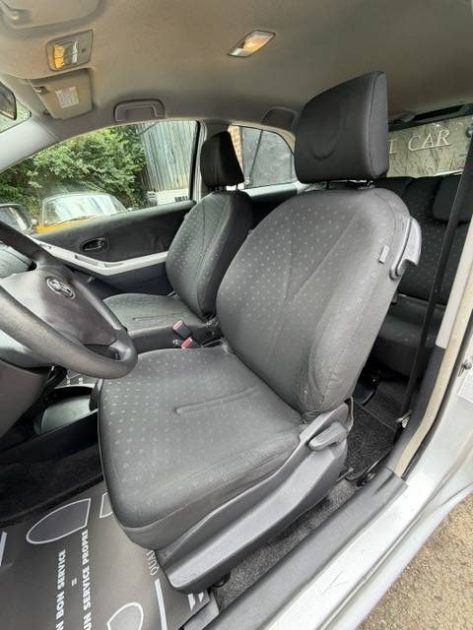TOYOTA YARIS 1.0 VVT-I 2006 - 70 153 Kms - Premier Main - Parfait Etat - Distrib ok - SUIVIT TOYOTA