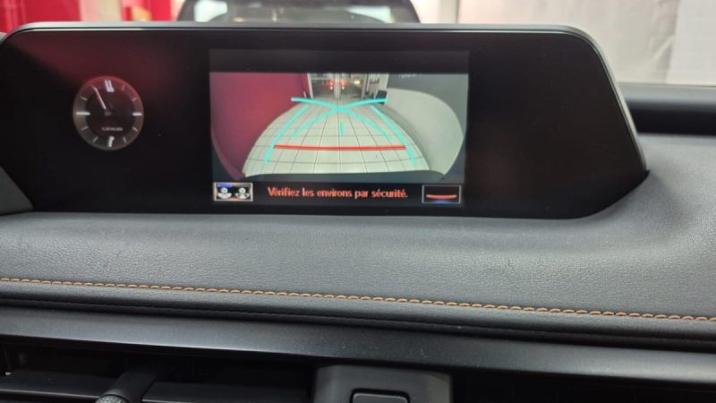 LEXUS UX SUV HYBRIDE 250H 2WD LUXE TOUTES OPTIONS+ TOIT OUVRANT/1 ERE MAIN/TVA RECUPERABLE