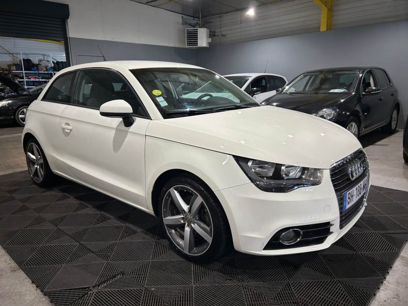 AUDI A1 SB 1.6 TDI 105CH 