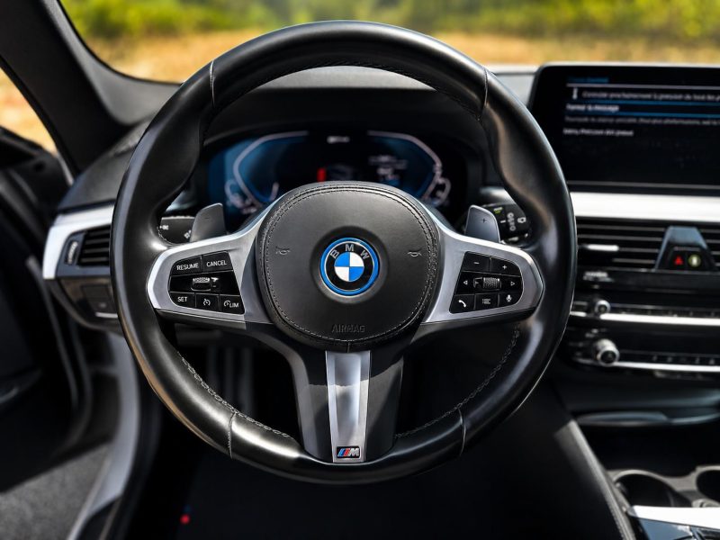 BMW SERIE 5 TOURING 520E PACK M /TVA/TOIT OUVRANT/ATTELAGE
