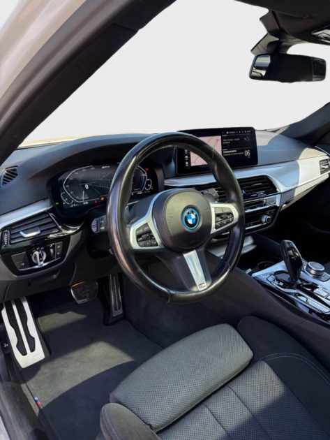 BMW SERIE 5 TOURING 520E PACK M /TOIT OUVRANT/ATTELAGE
