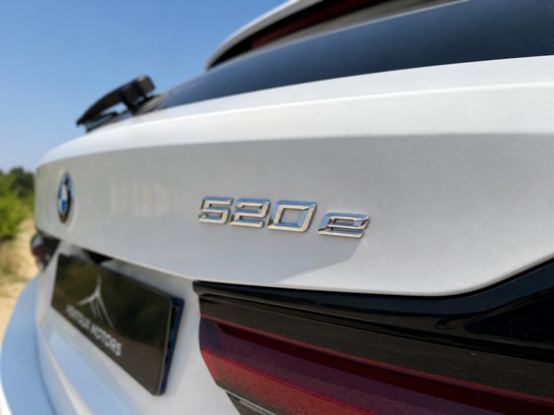 BMW SERIE 5 TOURING 520E PACK M /TVA/TOIT OUVRANT/ATTELAGE