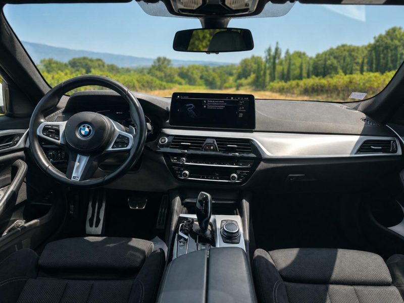 BMW SERIE 5 TOURING 520E PACK M /TVA/TOIT OUVRANT/ATTELAGE