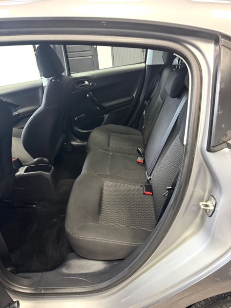 PEUGEOT 208 1.2 ESSENCE 82 CV BVM5 ACTIVE 2019