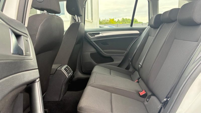 Volkswagen Golf VII 1.6 TDi 115ch BlueMotion Technology Confortline