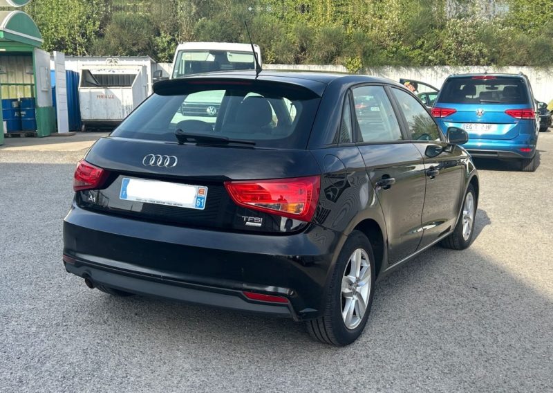 AUDI A1 PHASE 2 SPORTBACK 1.0 TFSI 12V S-TRONIC7 95 CV BOÎTE AUTO 1ERE MAIN 2017