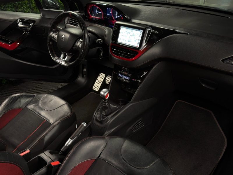 PEUGEOT 208 GTI 1.6 THP 200 Cv - VENTE EN ETAT / FRAIS A PREVOIR - LIRE L ANNONCE