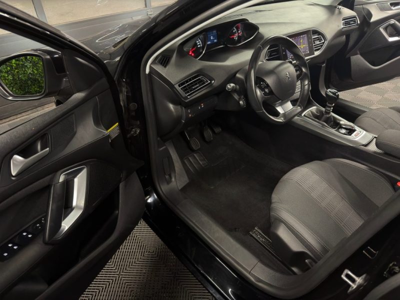 PEUGEOT 308 II PHASE 2 ALLURE 1.2 TURBO 130 Cv APPLE CARPLAY & ANDROID CAMERA RECUL - GARANTIE 1 AN