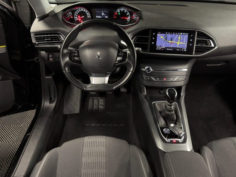 PEUGEOT 308 II PHASE 2 ALLURE 1.2 TURBO 130 Cv APPLE CARPLAY & ANDROID CAMERA RECUL - GARANTIE 1 AN
