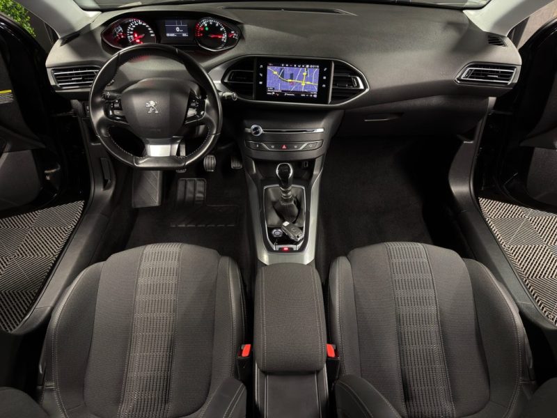 PEUGEOT 308 II PHASE 2 ALLURE 1.2 TURBO 130 Cv APPLE CARPLAY & ANDROID CAMERA RECUL - GARANTIE 1 AN