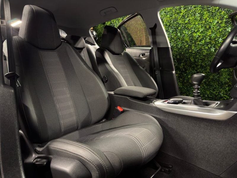 PEUGEOT 308 II PHASE 2 ALLURE 1.2 TURBO 130 Cv APPLE CARPLAY & ANDROID CAMERA RECUL - GARANTIE 1 AN