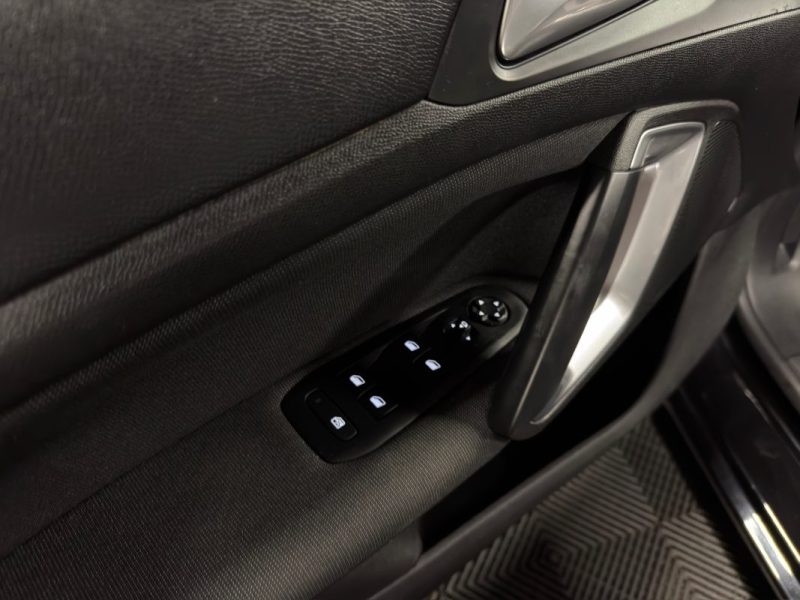 PEUGEOT 308 II PHASE 2 ALLURE 1.2 TURBO 130 Cv APPLE CARPLAY & ANDROID CAMERA RECUL - GARANTIE 1 AN