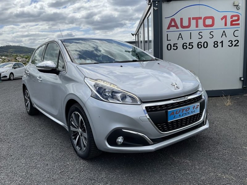 FAIBLE KILOMÉTRAGE, CAMÉRA DE RECUL PEUGEOT 208 1,2 PURETECH 82 CV ALLURE 