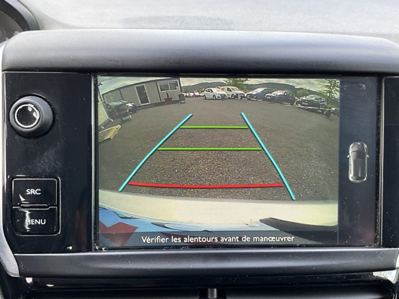 FAIBLE KILOMÉTRAGE, CAMÉRA DE RECUL PEUGEOT 208 1,2 PURETECH 82 CV ALLURE 