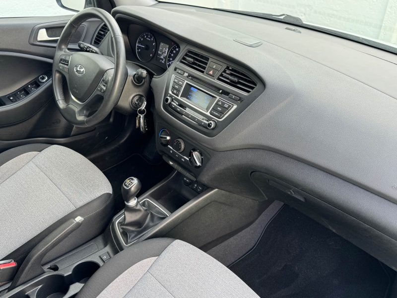 HYUNDAI I20 1.2 84 INTUITIVE PLUS GARANTIE 6 MOIS 2015
