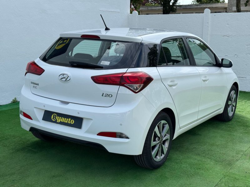 HYUNDAI I20 1.2 84 INTUITIVE PLUS GARANTIE 6 MOIS 2015