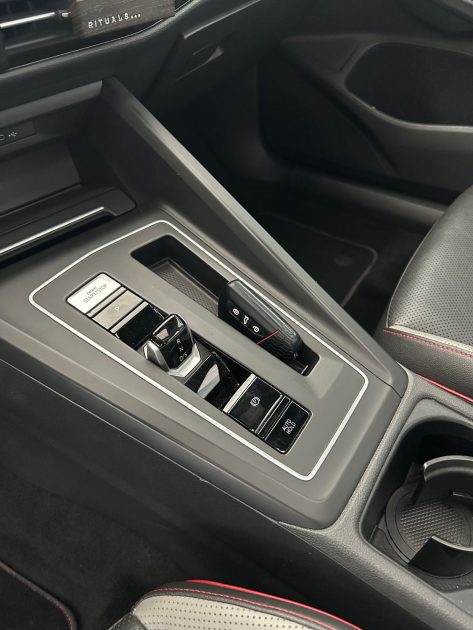 VOLKSWAGEN GOLF 8 GTI 2.0 TSI 245 FULL OPTIONS CATALOGUE
