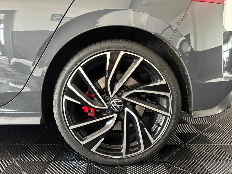 VOLKSWAGEN GOLF 8 GTI 2.0 TSI 245 FULL OPTIONS CATALOGUE