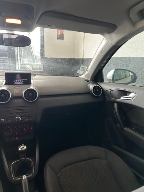 AUDI A1 1.6 TDI 90 AMBIENTE 