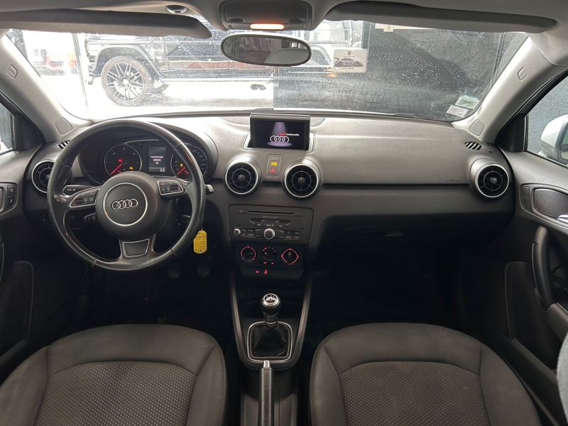 AUDI A1 1.6 TDI 90 AMBIENTE 