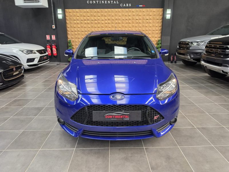 FORD FOCUS 2.0 250 ST*RECARO*XENON*