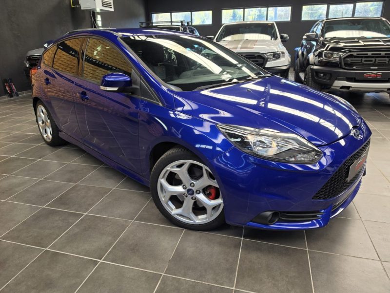 FORD FOCUS 2.0 250 ST*RECARO*XENON*