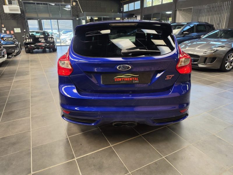 FORD FOCUS 2.0 250 ST*RECARO*XENON*