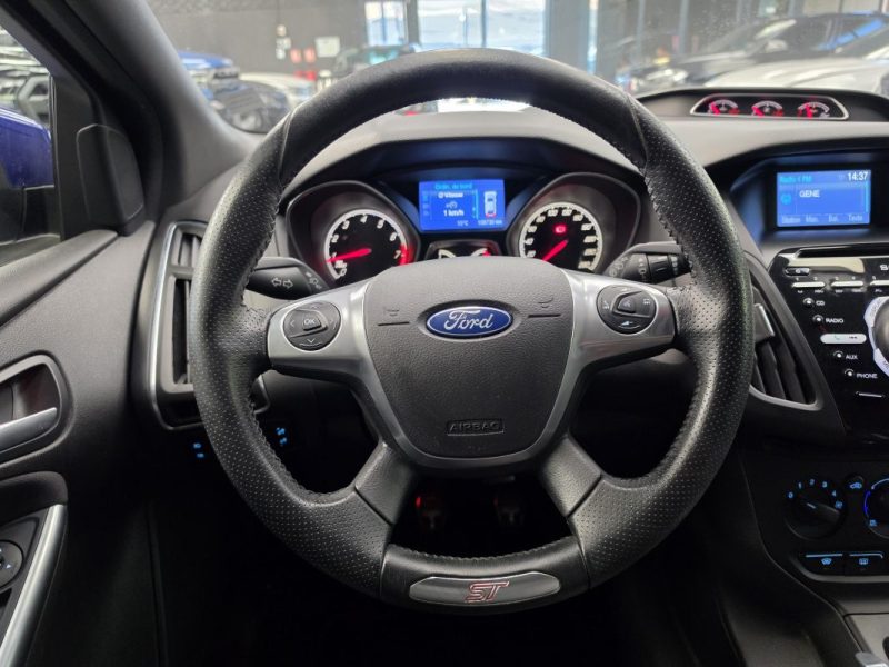 FORD FOCUS 2.0 250 ST*RECARO*XENON*