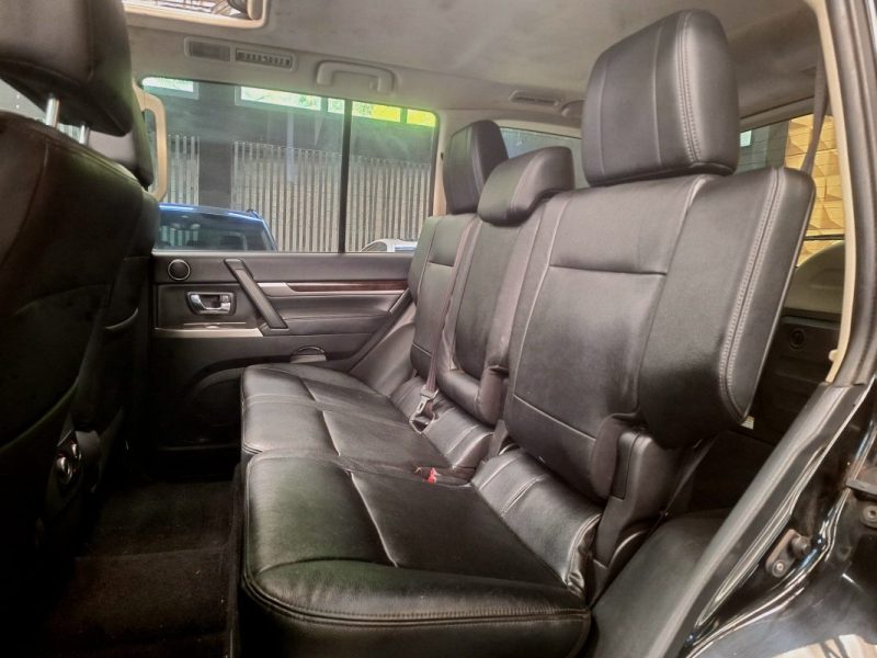 MITSUBISHI PAJERO MITSUBISHI PAJERO 3.2 DI-D BVA*1° MAIN*CUIR*TOIT*GPS*XENON*