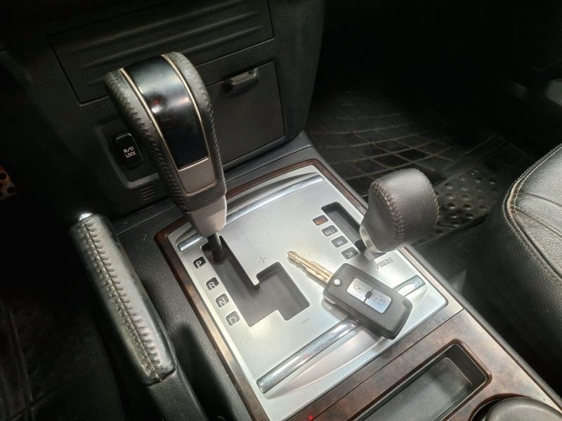 MITSUBISHI PAJERO MITSUBISHI PAJERO 3.2 DI-D BVA*1° MAIN*CUIR*TOIT*GPS*XENON*