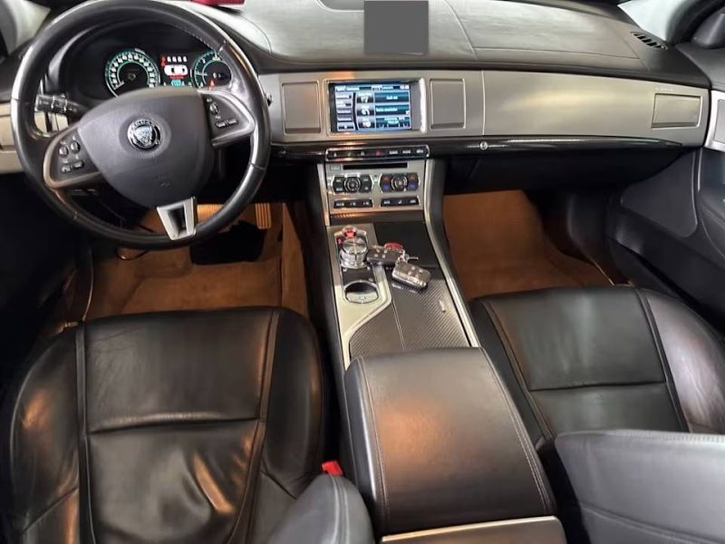 JAGUAR XF 2.2 D 200 BVA8*CUIR*GPS*XENON*CAMERA*