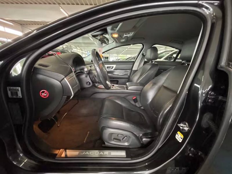 JAGUAR XF 2.2 D 200 BVA8*CUIR*GPS*XENON*CAMERA*