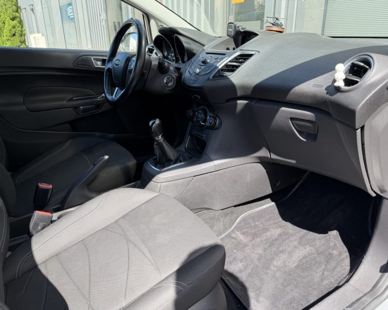 FORD FIESTA VI 1.0 ECOBOOST - Carrosserie Impecable - ENTRETIENT COMPLET