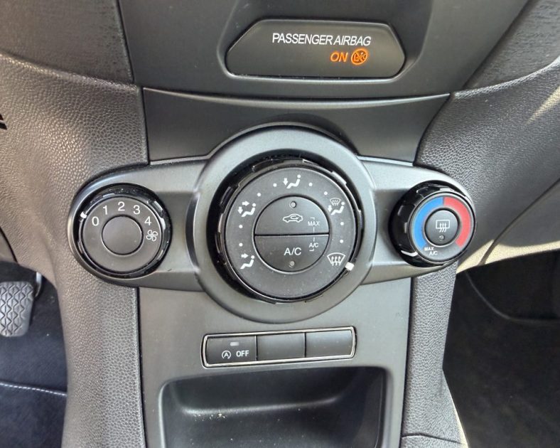 FORD FIESTA VI 1.0 ECOBOOST - Carrosserie Impecable - ENTRETIENT COMPLET