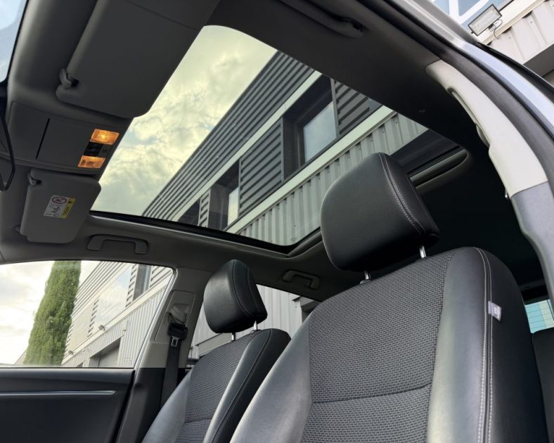Toyota Verso - 7 Places - 112ch – Toit panoramique – ENTRETIEN COMPLET