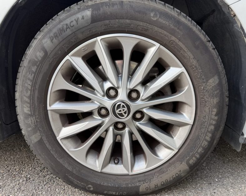 Toyota Verso - 7 Places - 112ch – Toit panoramique – ENTRETIEN COMPLET