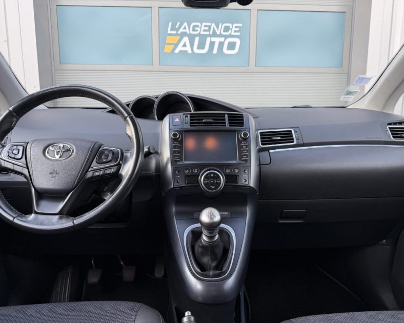 Toyota Verso - 7 Places - 112ch – Toit panoramique – ENTRETIEN COMPLET