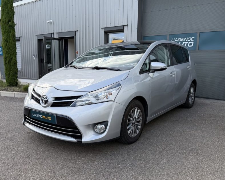 Toyota Verso - 7 Places - 112ch – Toit panoramique – ENTRETIEN COMPLET