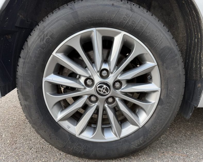 Toyota Verso - 7 Places - 112ch – Toit panoramique – ENTRETIEN COMPLET